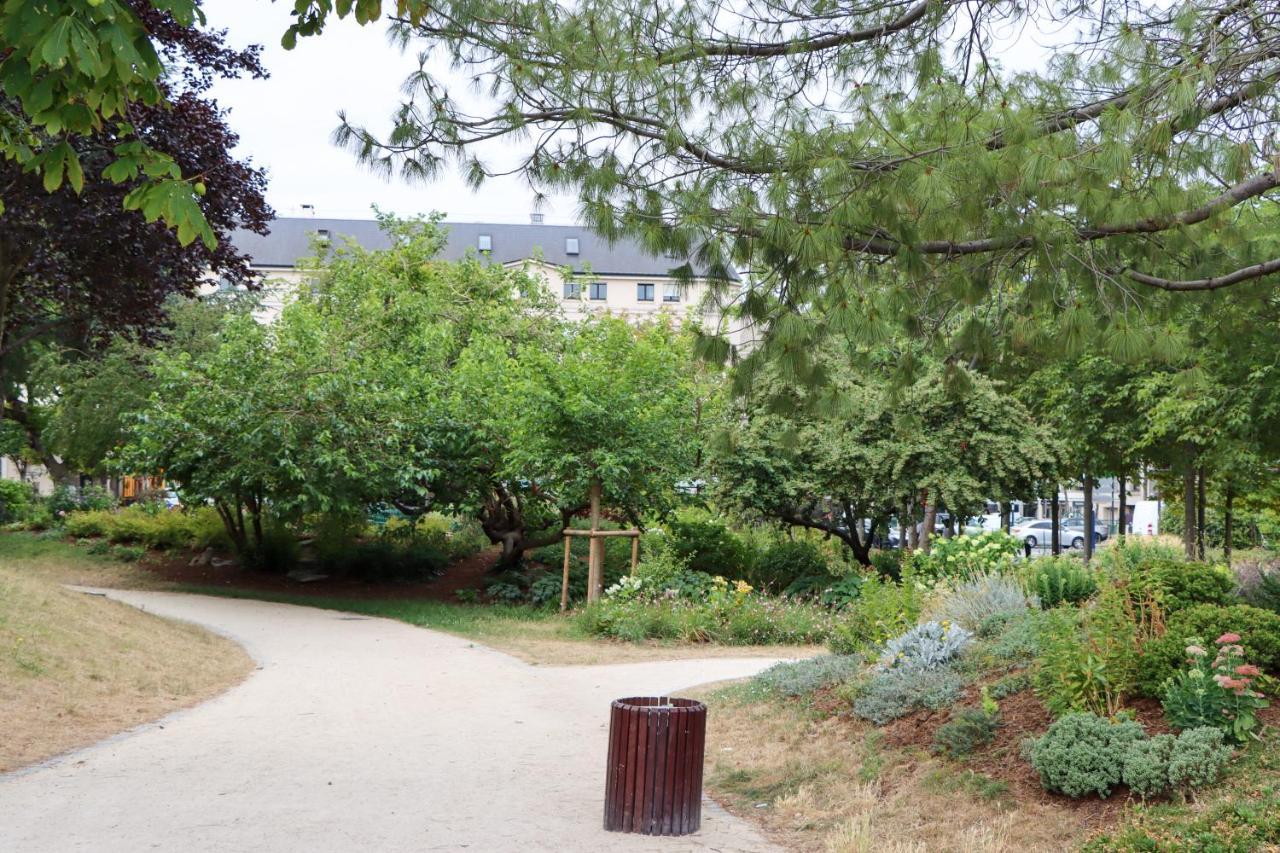 Grand studio design proche de La Défense Rueil-Malmaison Esterno foto